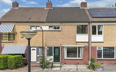 Tussenwoning te koop: Spoorsingel 102, Zwaansmeer Beverwijk