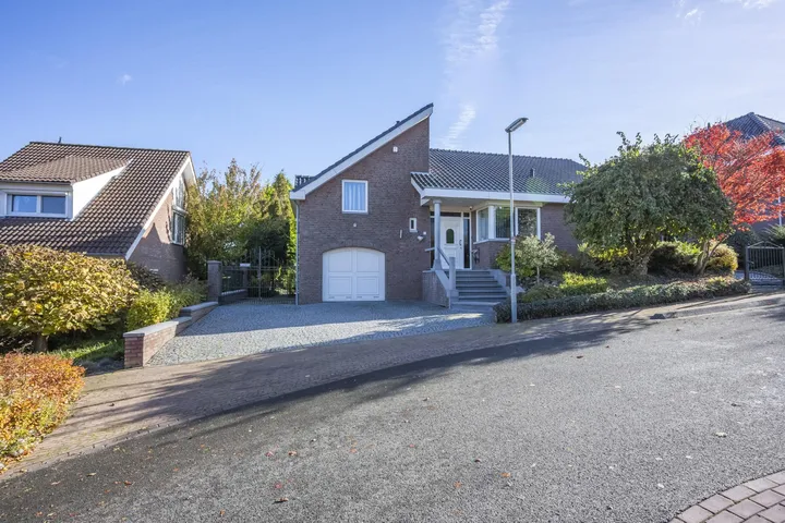 Vrijstaande woning te koop: Spoorstraat 1, Eys-Overeys Eys