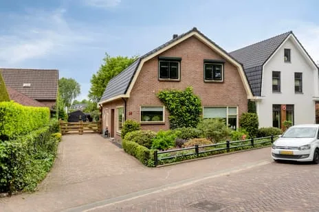 Vrijstaande woning te koop: Spoorstraat 23, Centrum Lunteren Lunteren