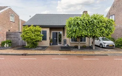 Vrijstaande woning te koop: Spoorstraat 27, De Heerlijkheid Hooge Zwaluwe Hooge Zwaluwe