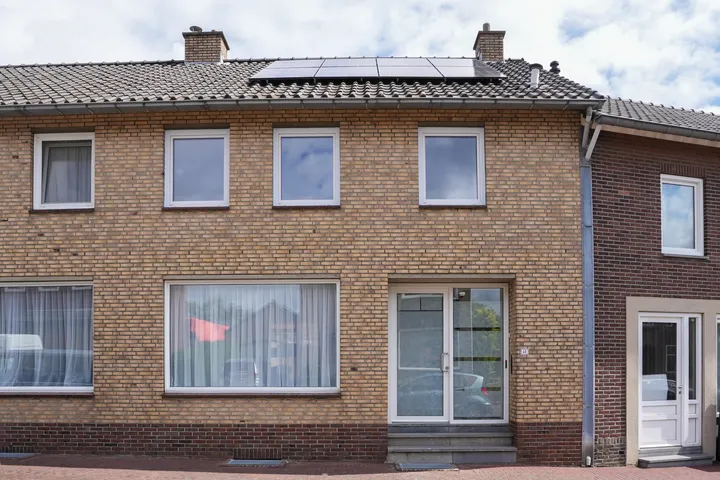 Tussenwoning te koop: Spoorstraat 46, Geleen-Centrum Geleen