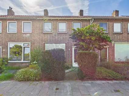 Terraced house for sale: Spoorstraat 51, Kern Sluiskil Sluiskil