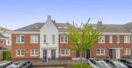 Tussenwoning te koop: Sportlaan 50, Zeeheldenbuurt Lisse