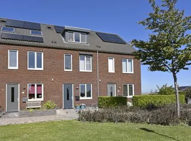 Tussenwoning te koop: Sportlaan 7, Langeraar Ter Aar