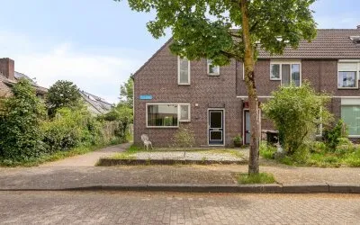Hoekwoning te koop: Sportmark 140, Hofmark, Redemark en Sportmark Almere
