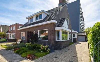 Twee-onder-één-kap te koop: Sportterreinstraat 104, Gorecht-Noord Hoogezand