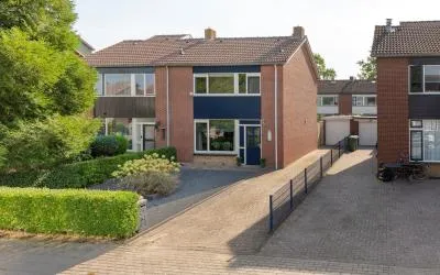 Twee-onder-één-kap te koop: Sportveldstraat 19, Beusichem Beusichem
