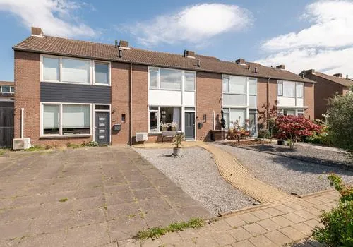 Tussenwoning te koop: Sportveldstraat 24, Beusichem Beusichem
