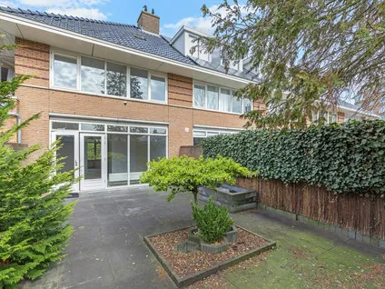 Tussenwoning te koop: Spotvogellaan 18, Park Veursehout Leidschendam