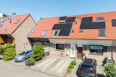 Tussenwoning te koop: Spreeuwenhoek 14, De Hoek-3 Spijkenisse