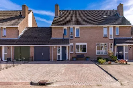 Tussenwoning te koop: Spreeuwenhof 8, Vogelwijk en De Borgen Stadskanaal