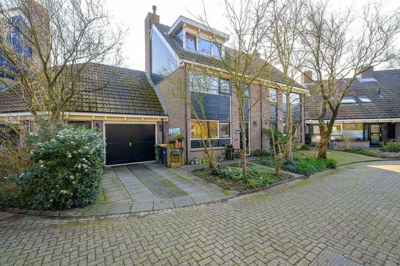 Tussenwoning te koop: Spreeuwenlaan 15, Schagen