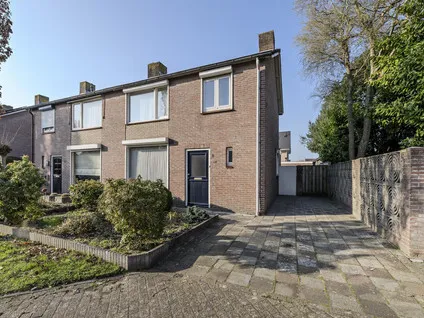 Twee-onder-één-kap te koop: Sprenger van Eijkstraat 8, Hilvarenbeek Hilvarenbeek