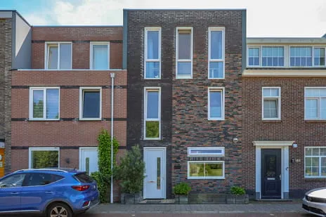 Tussenwoning te koop: Sprenglaar 146, De Laren Zuid Almere