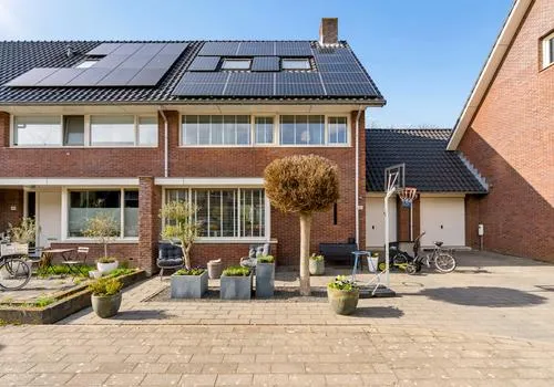Tussenwoning te koop: Sprietzeil 42, Noorderplassen W.-West Almere