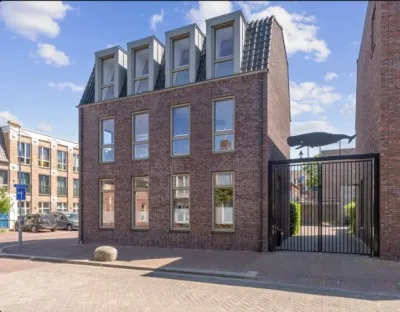 Vrijstaande woning te koop: Spuistraat 2, Centrum Den Helder