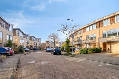 Tussenwoning te koop: Spyridon Louisweg 90, Banne-Zuidoost Amsterdam