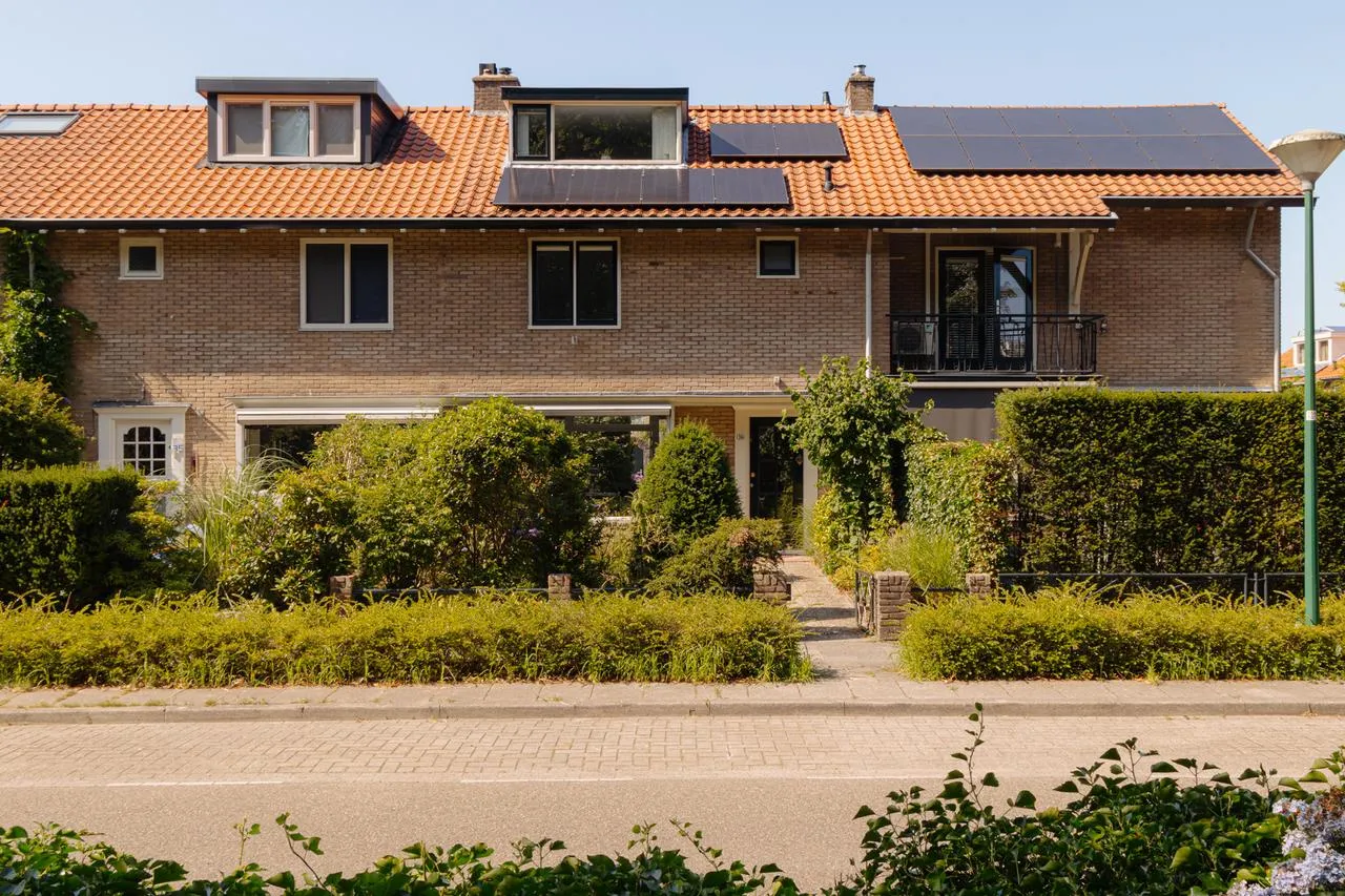 Tussenwoning te koop: St. Annepad 36, Loosdrecht