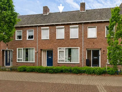 Tussenwoning te koop: St. Antoniusplein 16, Nederweert Nederweert