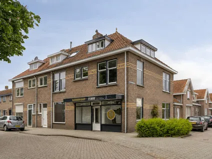 Hoekwoning te koop: St. Antoniusplein 7, Antoniusparochie Waalwijk