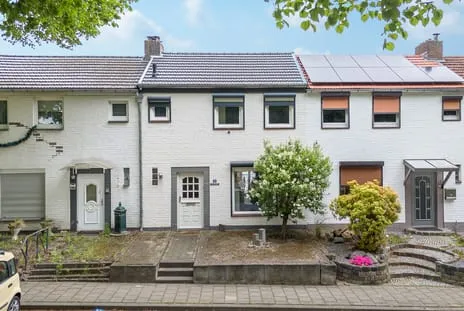 Tussenwoning te koop: St.Bernadettestraat 10, Gracht Kerkrade