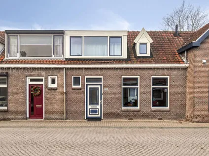 Tussenwoning te koop: St. Crispijnstraat 136, Antoniusparochie Waalwijk