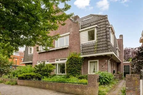 Twee-onder-één-kap te koop: St Gerarduslaan 6, Gerardusplein Eindhoven