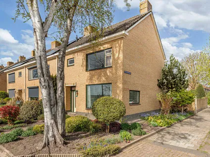 Hoekwoning te koop: St. Hubertus-Plaats 21, Tollebeek-woonkern Tollebeek