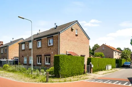 Twee-onder-één-kap te koop: St. Hubertusstraat 14, Hegelsom Hegelsom