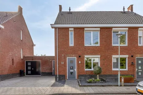 Tussenwoning te koop: St. Isidorusstraat 33, Leunen Leunen