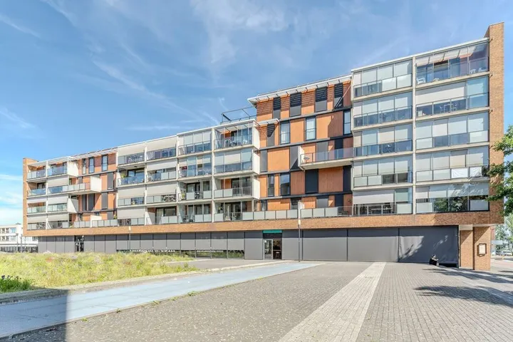 Appartement te koop: St. Jansplein 16, Centrum Waalwijk