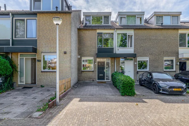 Terraced house for sale: St. Laurensbaai 21, Baaienbuurt Capelle Aan Den Ijssel
