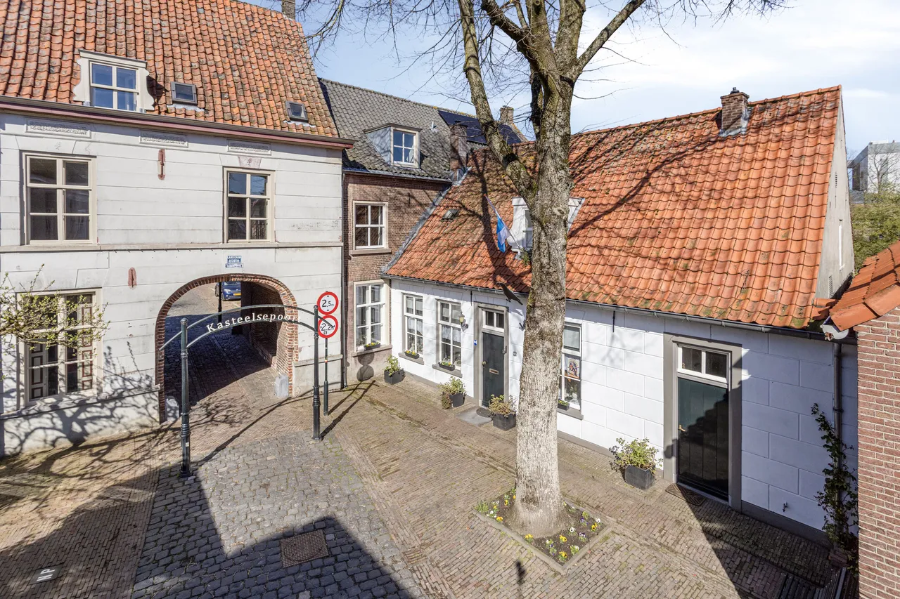 Hoekwoning te koop: St. Luciastraat 10, Ravenstein