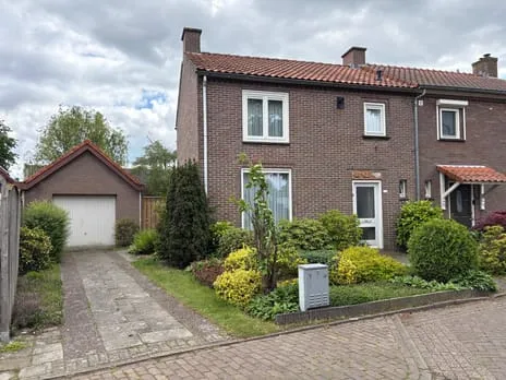 Twee-onder-één-kap te koop: St.-Severusstraat 19, Gemert-Centrum Gemert