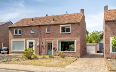 Twee-onder-één-kap te koop: St. Willibrordusstraat 12, Berghem-Noord Berghem
