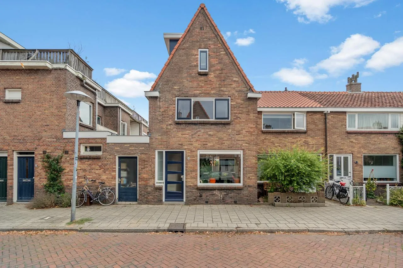 Tussenwoning te koop: St.-Winfridusstraat 4, Utrecht