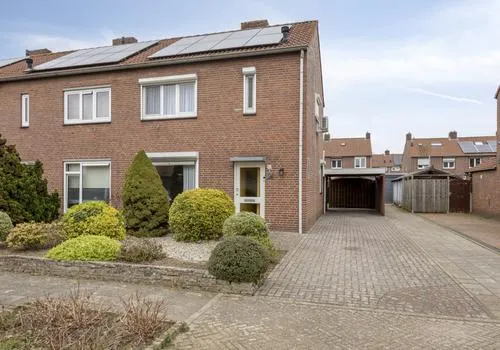 Hoekwoning te koop: St.Hubertusstraat 10, Herkenbosch