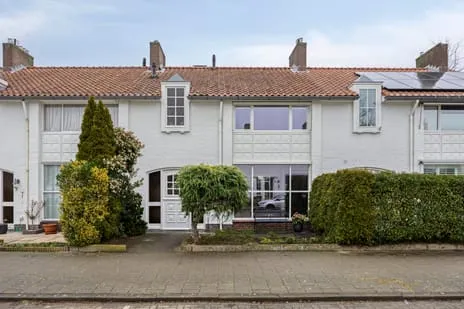 Tussenwoning te koop: St Gertrudislaan 9, Sintenbuurt Eindhoven