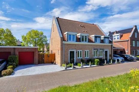 Twee-onder-één-kap te koop: Staaldiep 3, Nieuwland Brielle