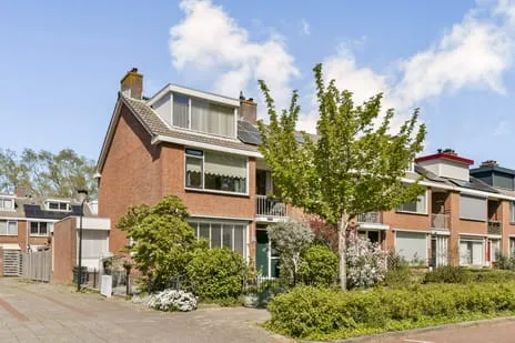 Hoekwoning te koop: Stadhouderslaan 42, Statenbuurt Vlaardingen