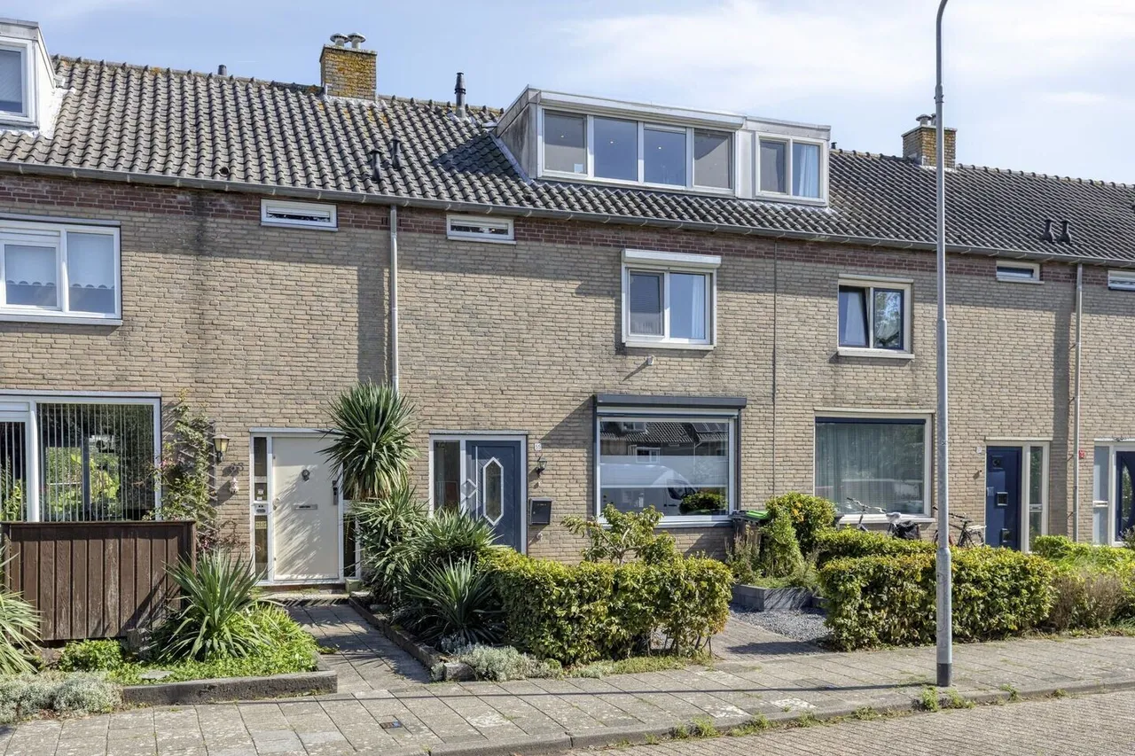 Tussenwoning te koop: Stadhouderslaan 55, Middelburg