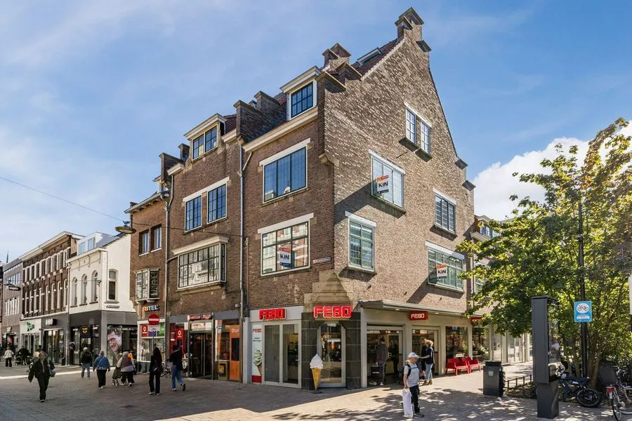 Appartement te huur: Stadhuisplein 329B, Tilburg
