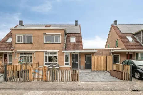 Tussenwoning te koop: Stadseiland 37, Jol Lelystad