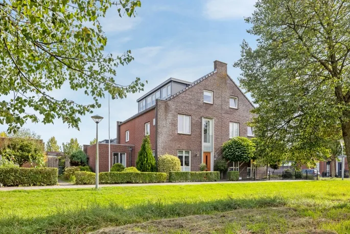 Twee-onder-één-kap te koop: Stadswaardenlaan 28, Arnhem