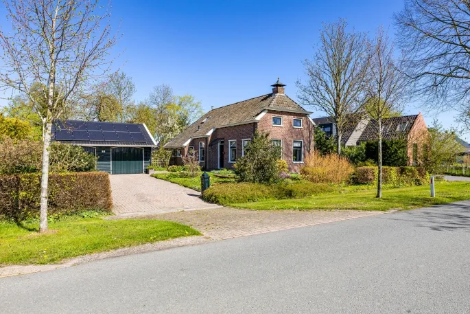 Vrijstaande woning te koop: Stadsweg 13, Wirdum Wirdum