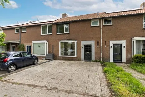 Tussenwoning te koop: Stakenburgstraat 7, Breugel Son En Breugel