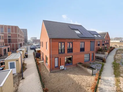 Twee-onder-één-kap te koop: Stalhof 7, Dronten