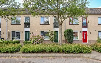 Tussenwoning te koop: Stan Laurelstraat 11, Filmwijk Noord Almere