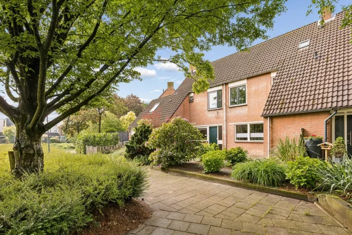 Tussenwoning te koop: Stapelen 20, Maasdal 'S-Hertogenbosch