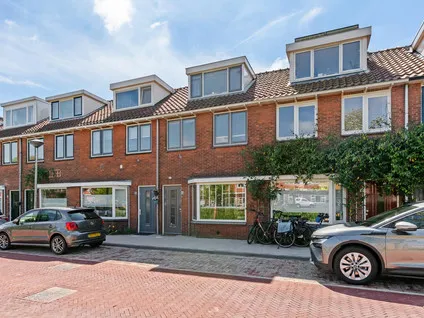 Tussenwoning te koop: Staringkade 44, Leiden